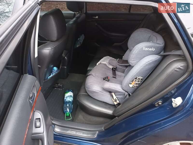 Універсал Toyota Avensis 2003 в Рівному