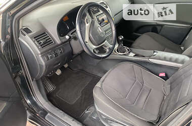 Универсал Toyota Avensis 2011 в Долине