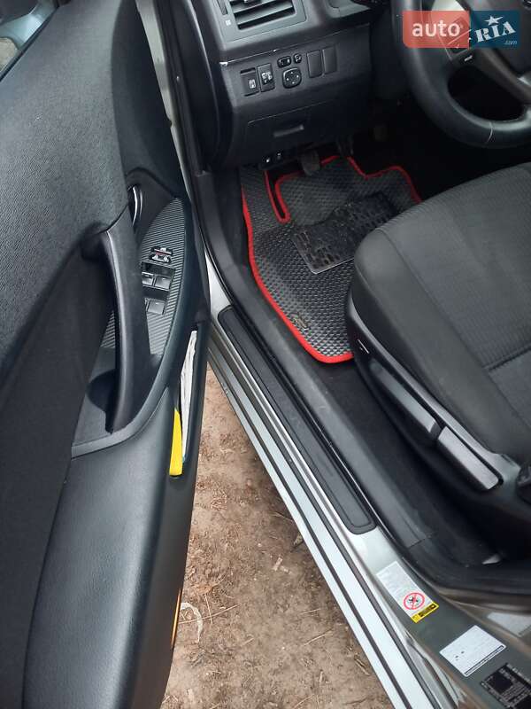 Седан Toyota Avensis 2010 в Вінниці