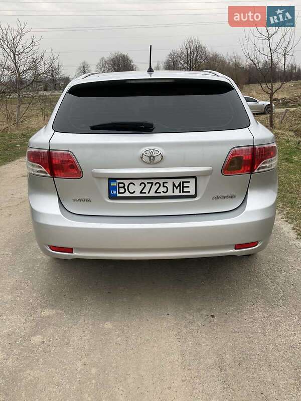 Универсал Toyota Avensis 2010 в Трускавце