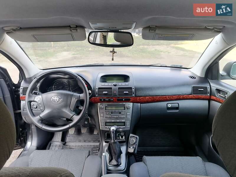 Универсал Toyota Avensis 2004 в Ивано-Франковске