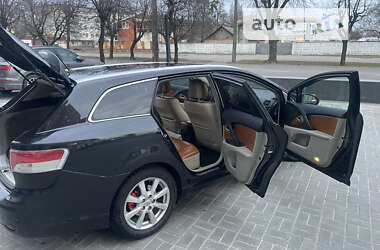 Універсал Toyota Avensis 2010 в Черкасах