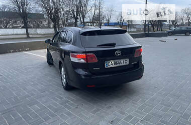 Універсал Toyota Avensis 2010 в Черкасах