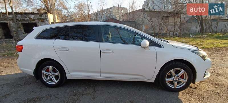 Универсал Toyota Avensis 2012 в Болграде