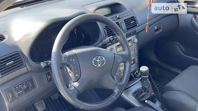 Универсал Toyota Avensis 2006 в Ровно