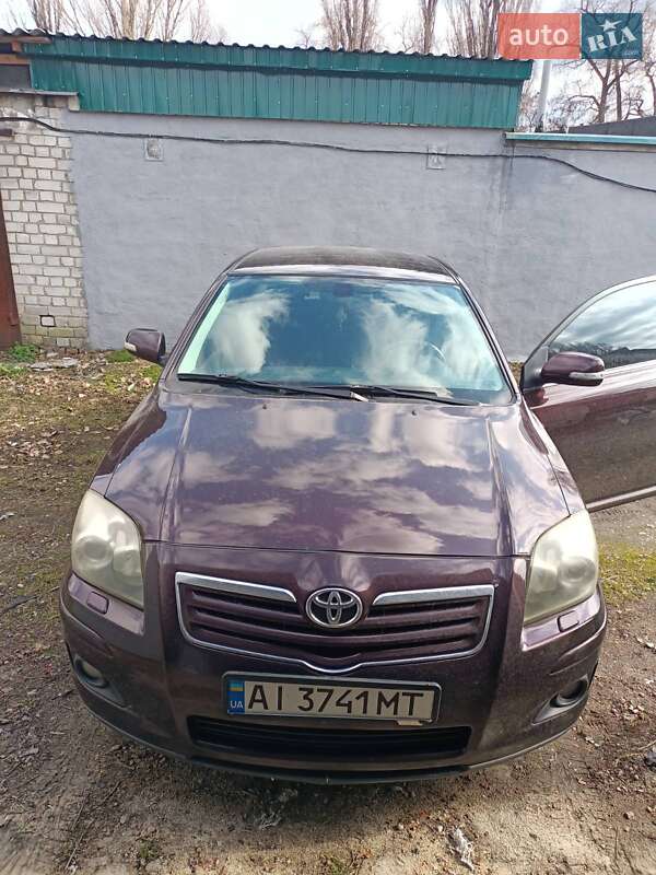 Седан Toyota Avensis 2008 в Черкассах