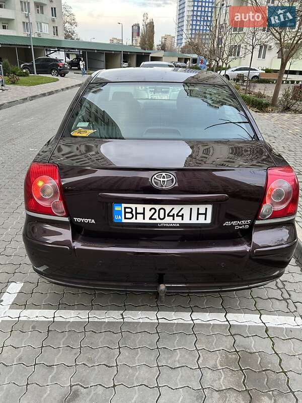 Седан Toyota Avensis 2007 в Южноукраинске