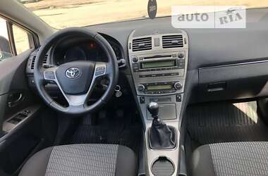 Седан Toyota Avensis 2011 в Умани