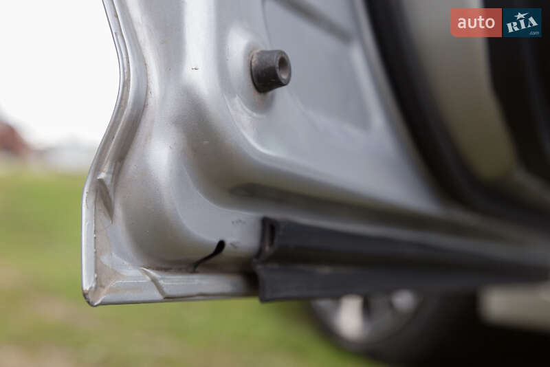 Седан Toyota Avensis 2015 в Дрогобыче