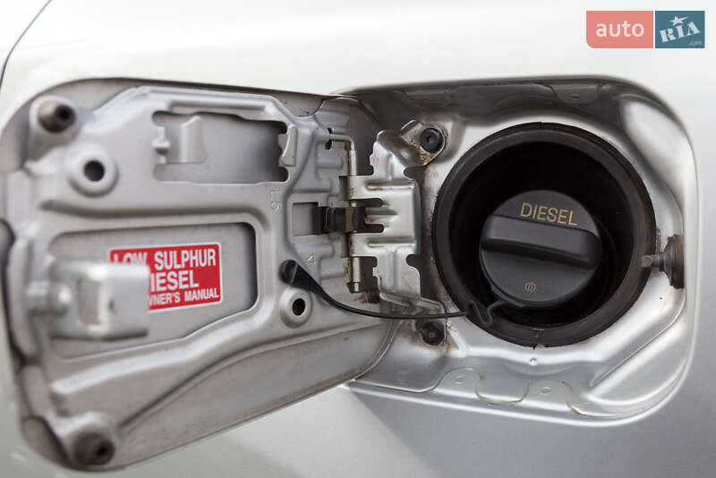 Седан Toyota Avensis 2015 в Дрогобыче