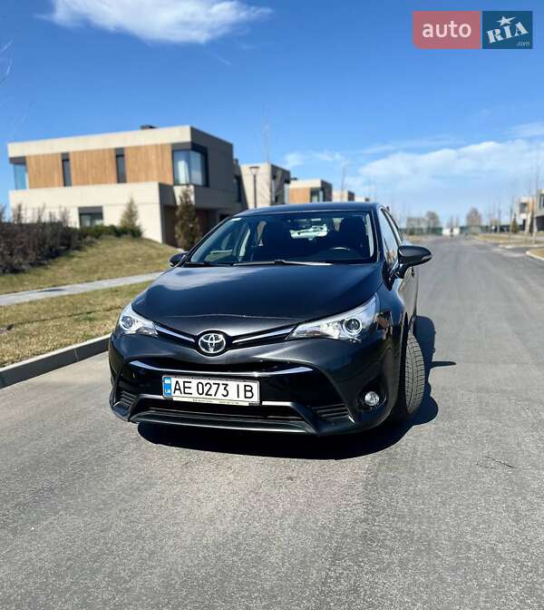 Toyota Avensis 2016