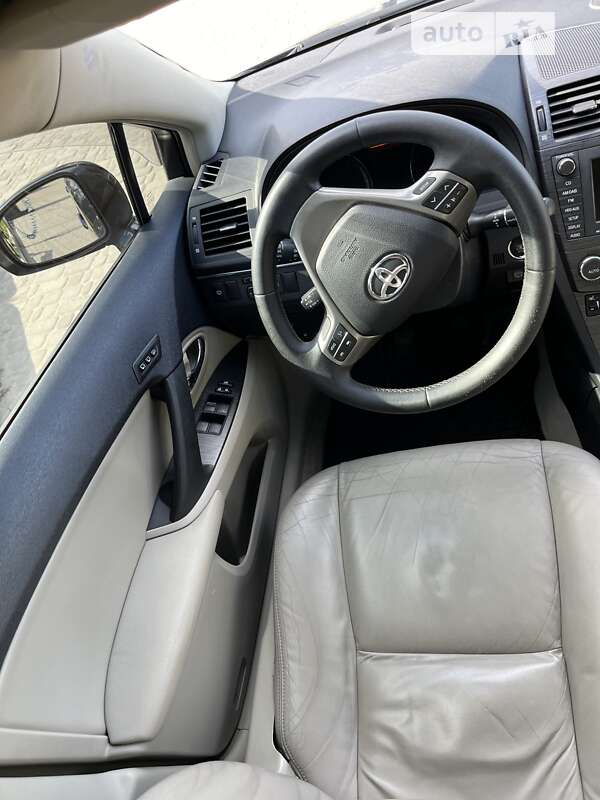 Универсал Toyota Avensis 2010 в Харькове