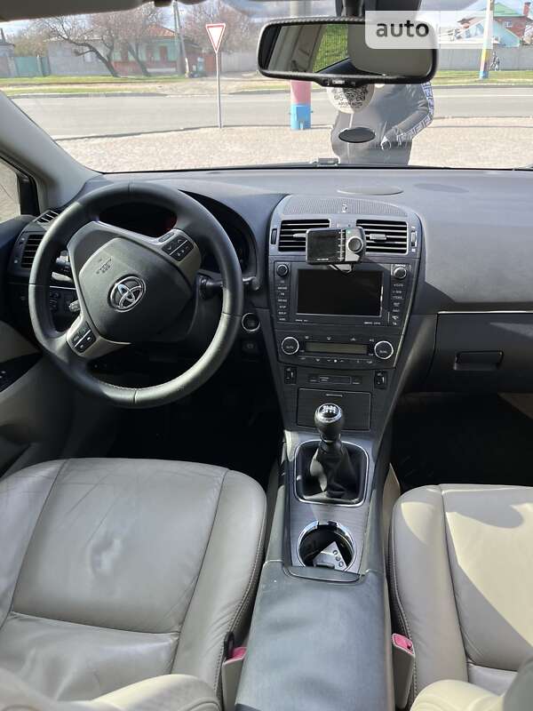 Универсал Toyota Avensis 2010 в Харькове