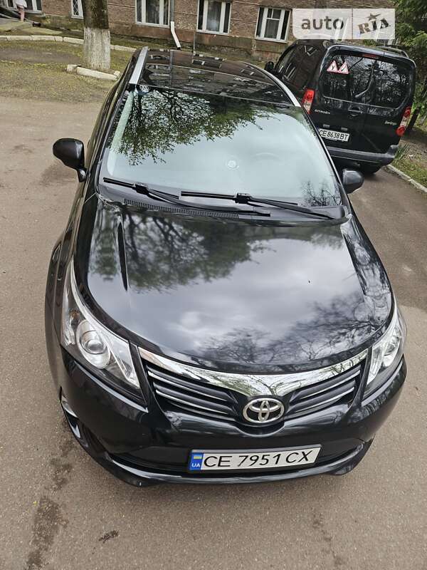 Универсал Toyota Avensis 2013 в Черновцах