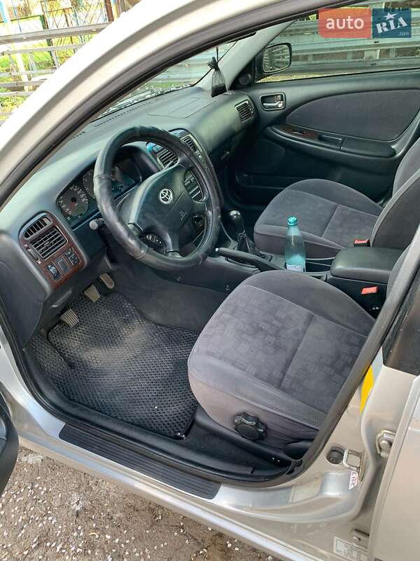Универсал Toyota Avensis 2001 в Днепре
