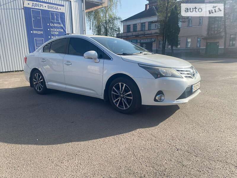 Седан Toyota Avensis 2013 в Бахмаче