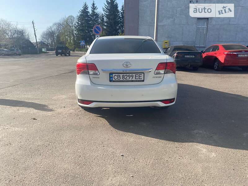 Седан Toyota Avensis 2013 в Бахмаче