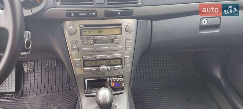 Універсал Toyota Avensis 2004 в Болграді