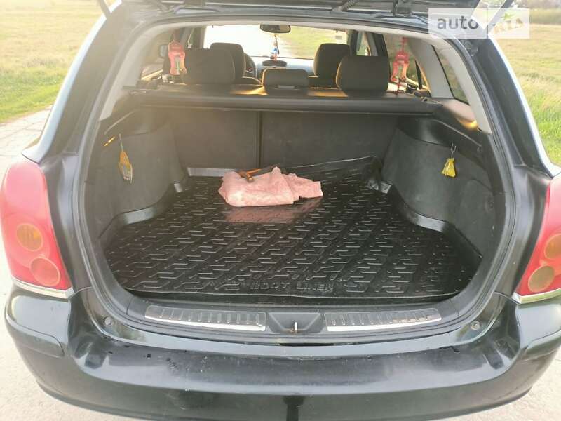 Универсал Toyota Avensis 2004 в Белой Церкви