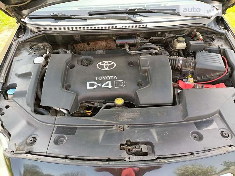 Универсал Toyota Avensis 2004 в Белой Церкви