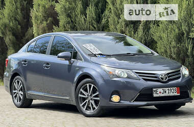 Седан Toyota Avensis 2012 в Самборе