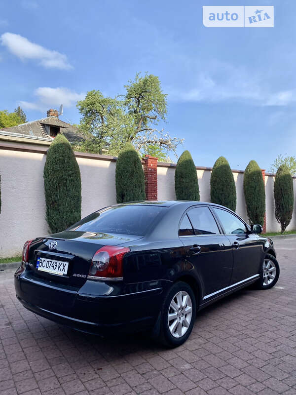 Седан Toyota Avensis 2008 в Стрые