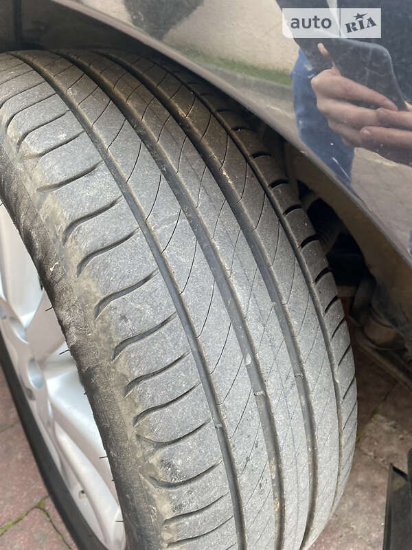 Седан Toyota Avensis 2008 в Стрые