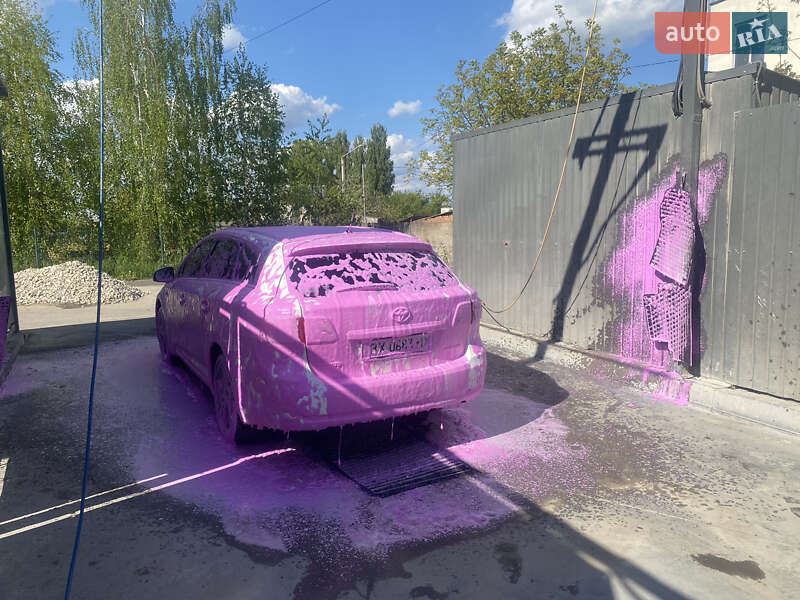 Универсал Toyota Avensis 2010 в Хмельницком