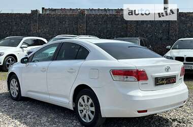 Седан Toyota Avensis 2010 в Одессе