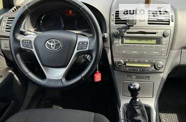 Седан Toyota Avensis 2010 в Одессе