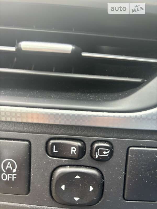 Універсал Toyota Avensis 2015 в Львові