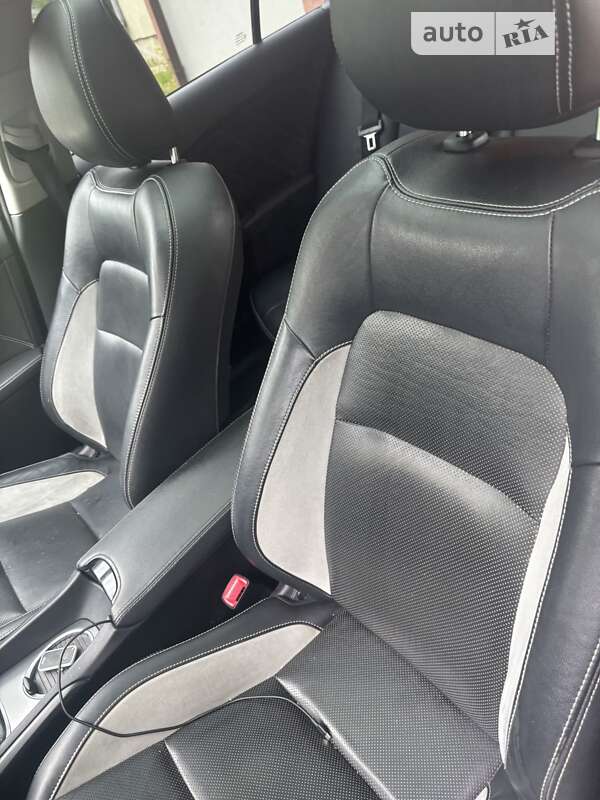 Універсал Toyota Avensis 2015 в Львові