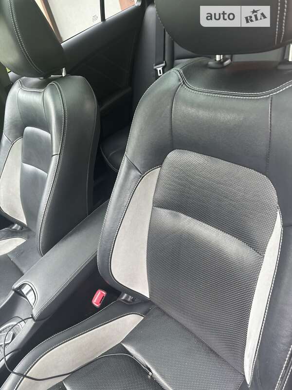 Універсал Toyota Avensis 2015 в Львові