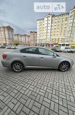 Седан Toyota Avensis 2011 в Івано-Франківську