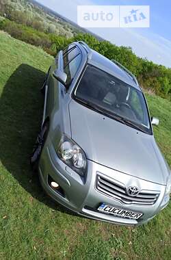 Универсал Toyota Avensis 2007 в Полтаве