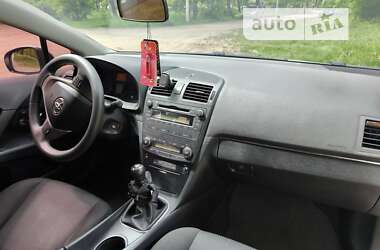 Седан Toyota Avensis 2010 в Кропивницком