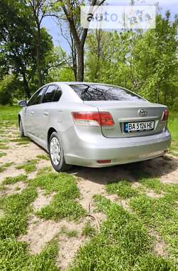 Седан Toyota Avensis 2010 в Кропивницькому