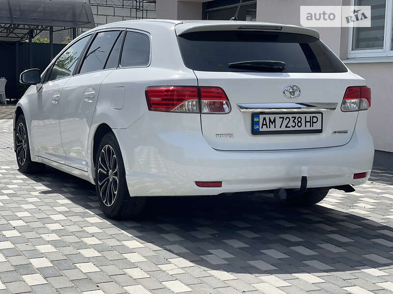 Универсал Toyota Avensis 2014 в Житомире