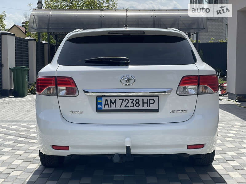 Универсал Toyota Avensis 2014 в Житомире