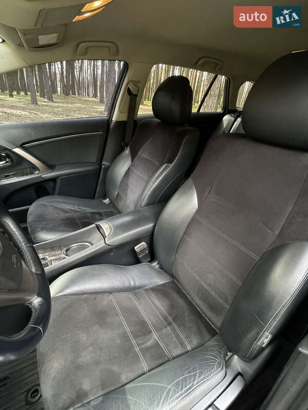Универсал Toyota Avensis 2012 в Краматорске