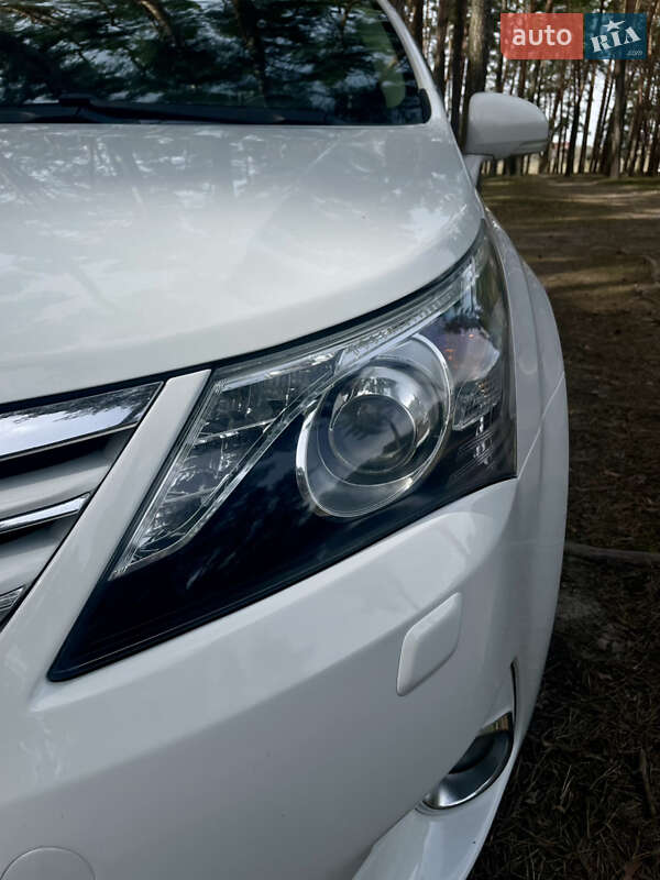 Универсал Toyota Avensis 2012 в Краматорске