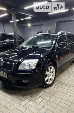 Універсал Toyota Avensis 2004 в Житомирі