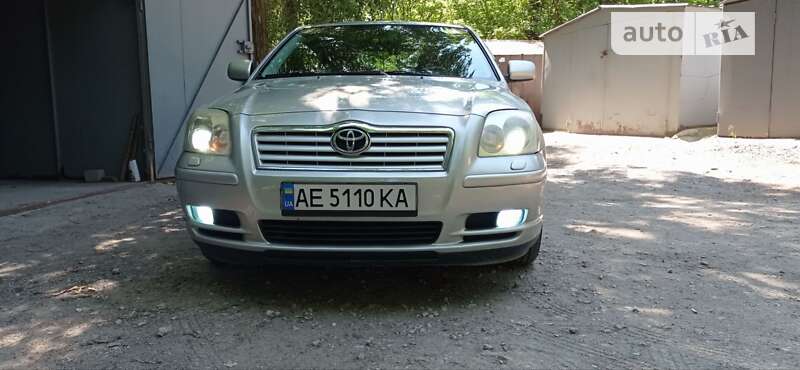 Седан Toyota Avensis 2005 в Дніпрі