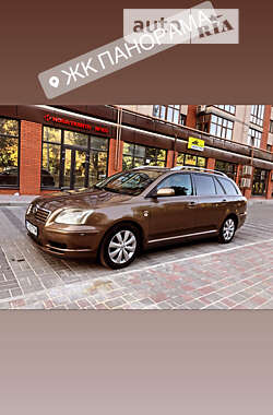 Универсал Toyota Avensis 2004 в Каменском