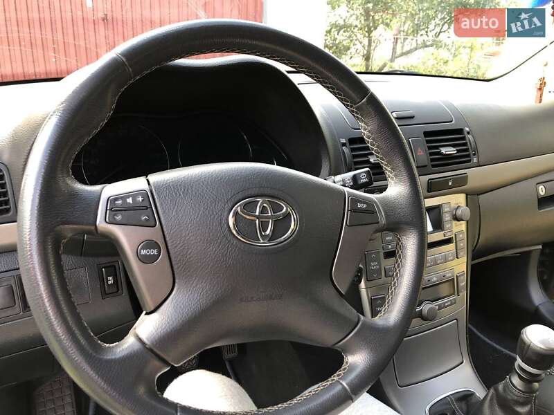 Универсал Toyota Avensis 2006 в Дрогобыче