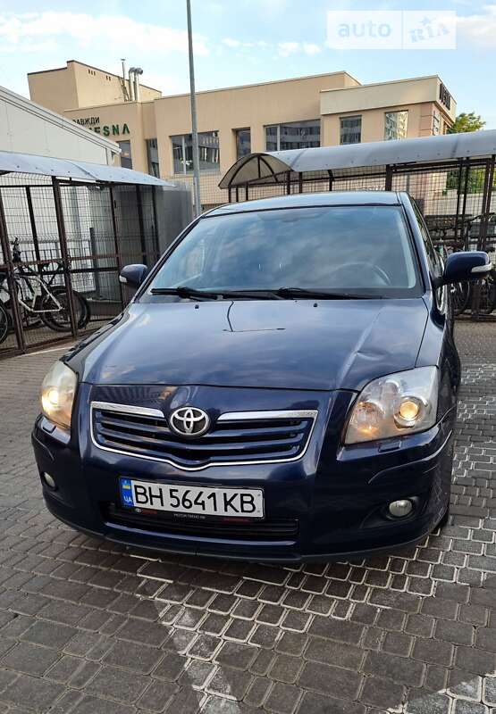 Седан Toyota Avensis 2008 в Одессе