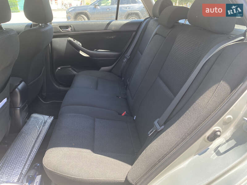 Універсал Toyota Avensis 2005 в Ізмаїлі