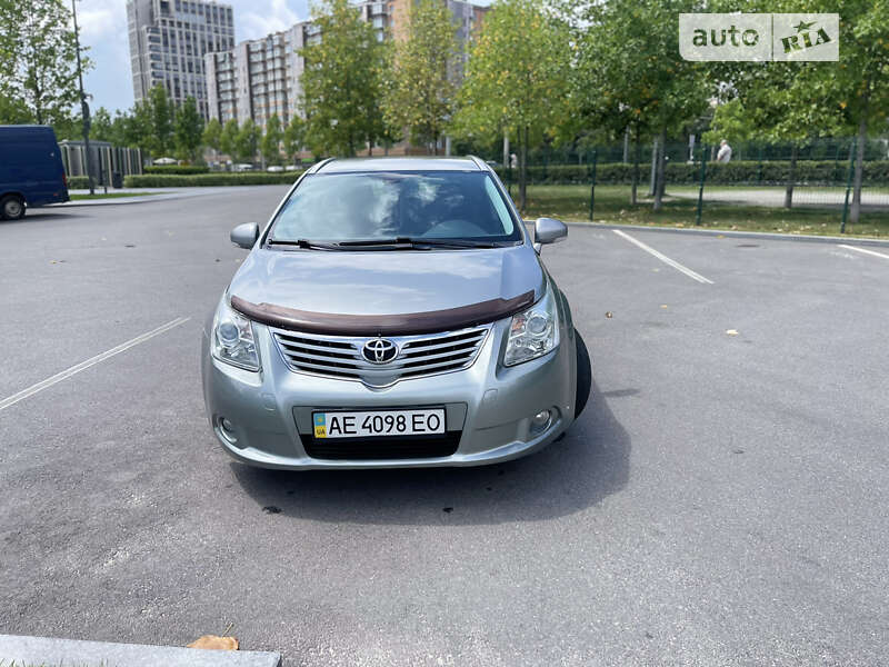 Toyota Avensis 2011