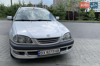 Универсал Toyota Avensis 1998 в Хмельницком