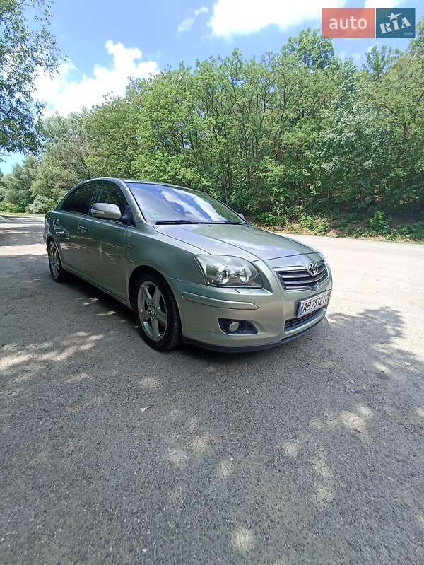 Седан Toyota Avensis 2007 в Могилев-Подольске
